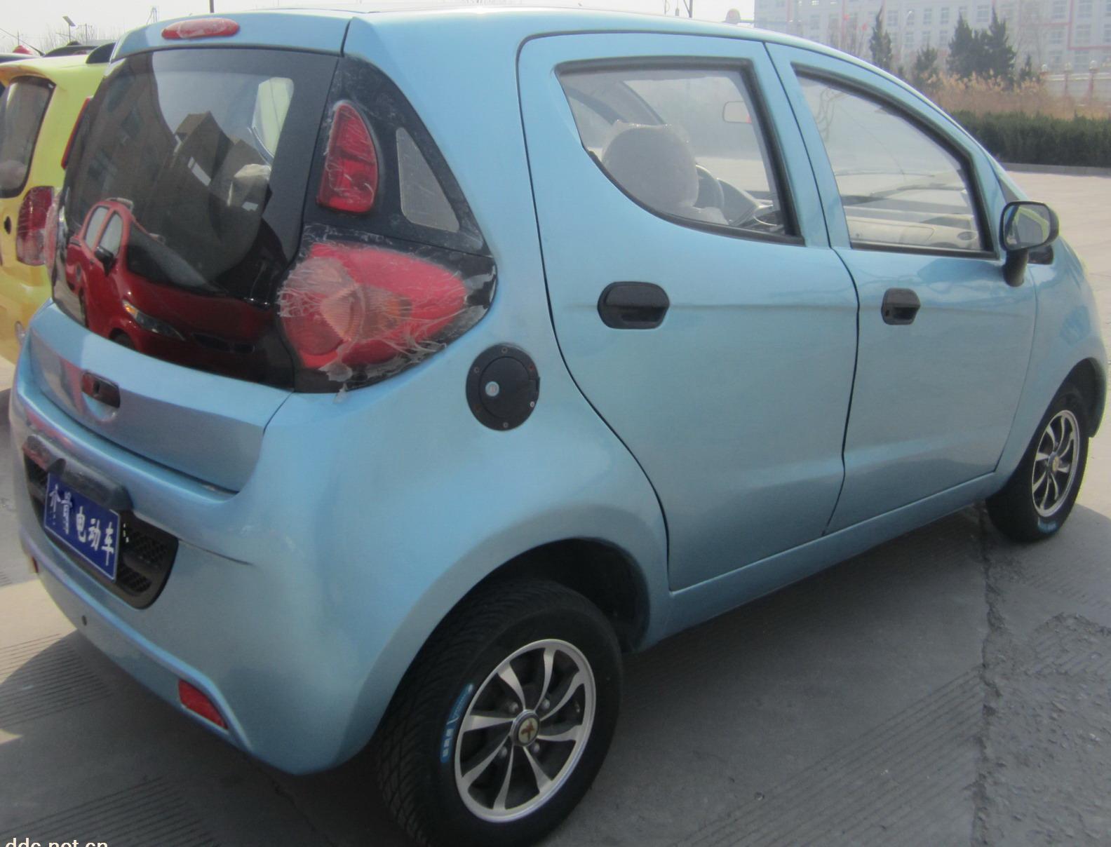 奔奔2015新款電動汽車